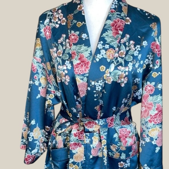 Mustard Seed Silky Blue Floral Kimono Short Robe Attached Belt Sexy Loungewear - Picture 13 of 13